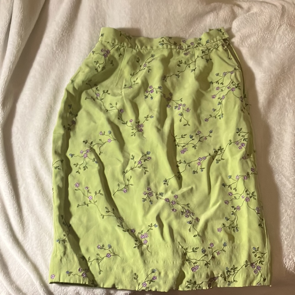 Vintage green skirt with purple flowers